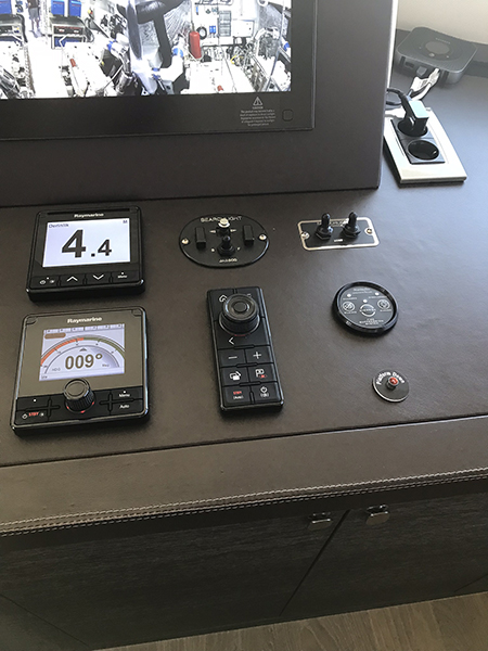 ELECTRONIC CONTROLS FOR PLEASURE CRAFT